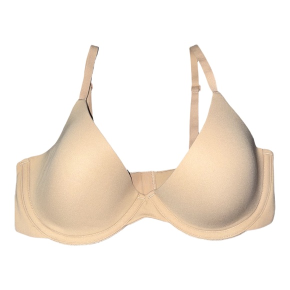 SKIMS Cream Seamless T-Shirt Bra - Picture 4 of 6